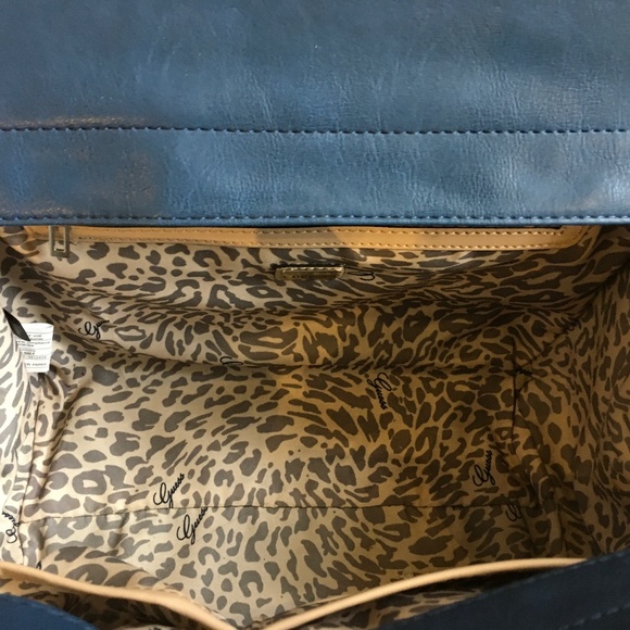 GUESS PURSE - Picture 3 of 4
